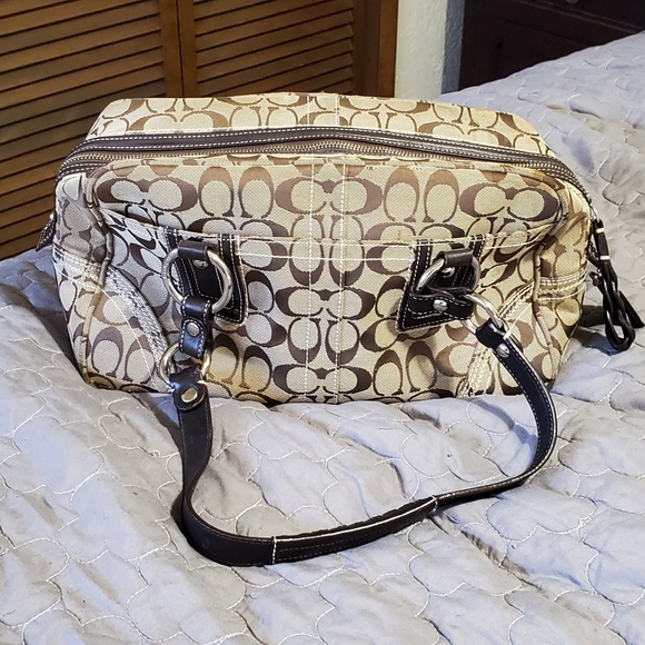 Beautiful Coach satchel - Picture 1 of 8